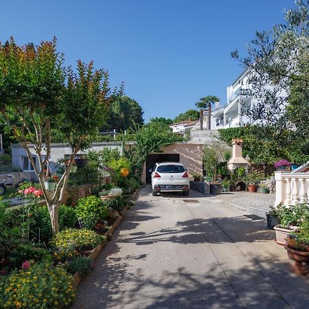 Apartment Studio Close To Sea Veglia Exterior foto