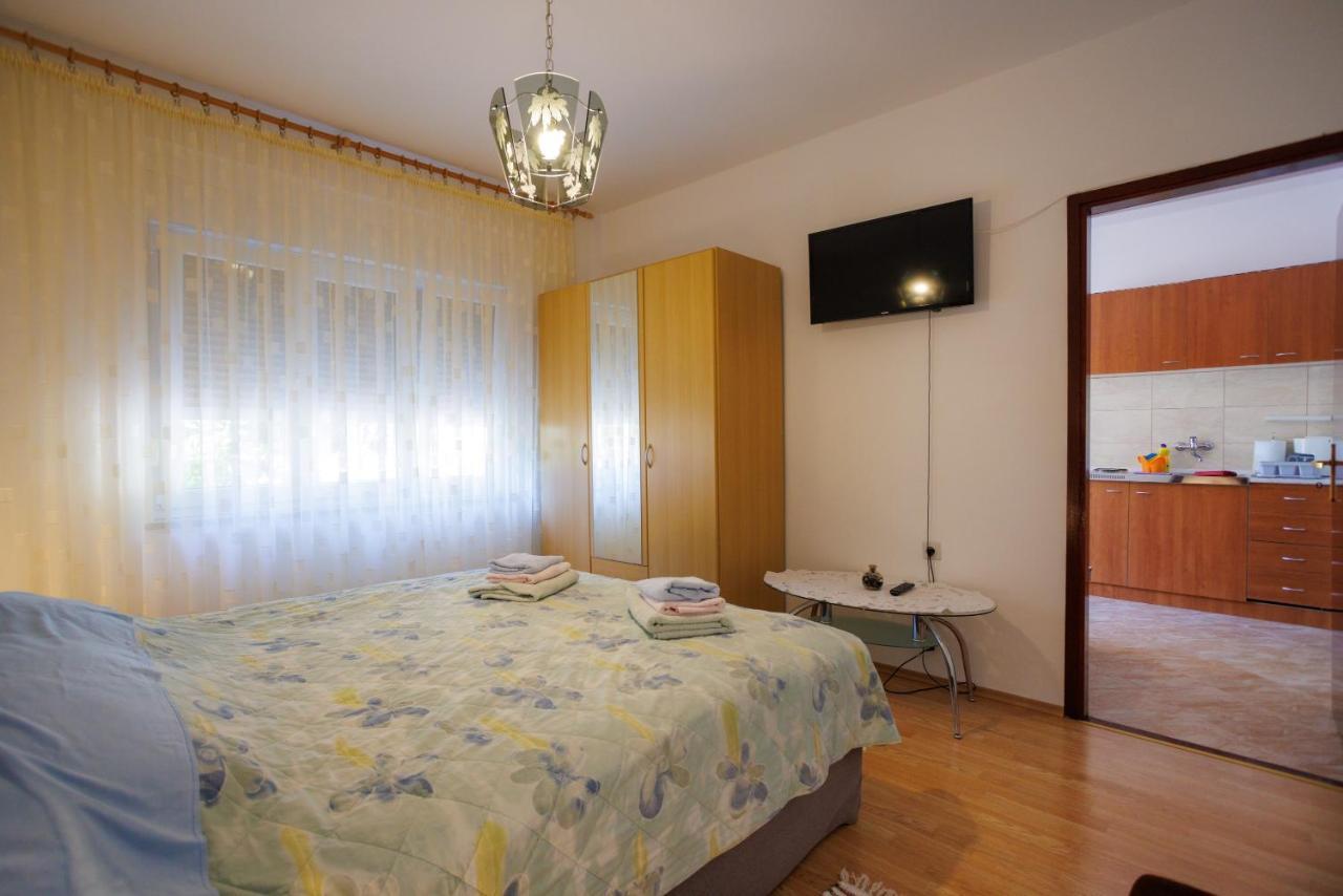 Apartment Studio Close To Sea Veglia Exterior foto