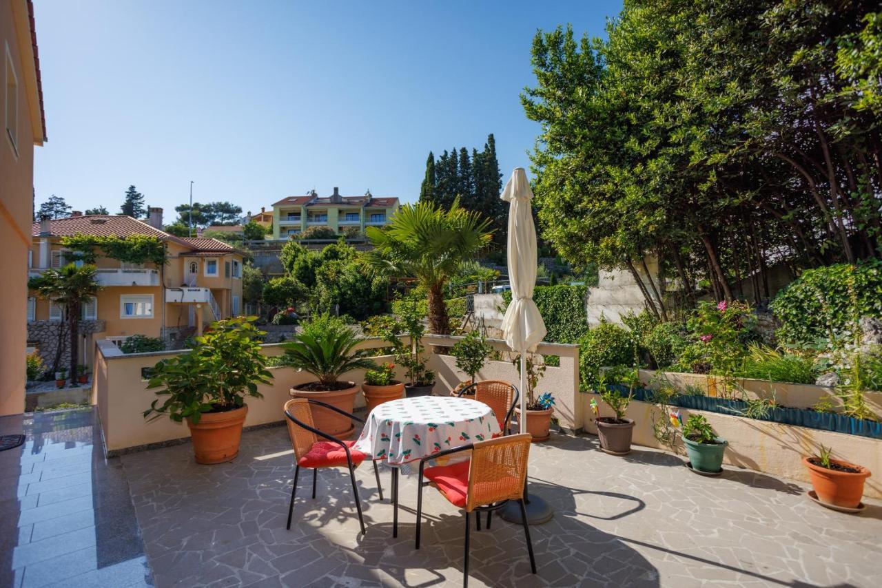 Apartment Studio Close To Sea Veglia Exterior foto