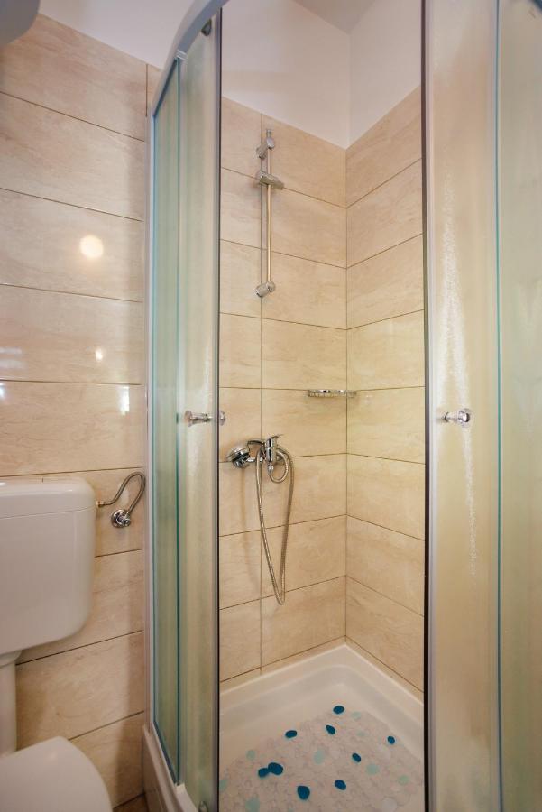 Apartment Studio Close To Sea Veglia Exterior foto