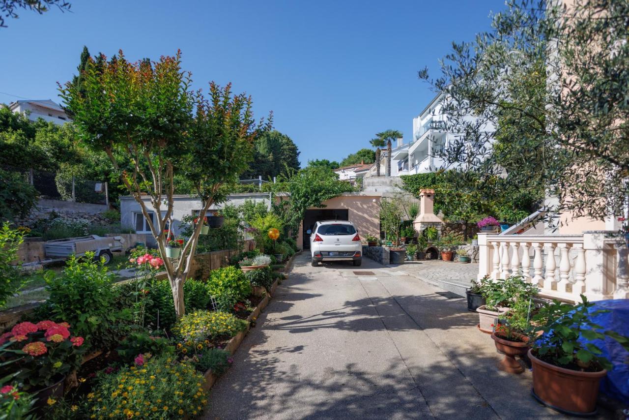 Apartment Studio Close To Sea Veglia Exterior foto